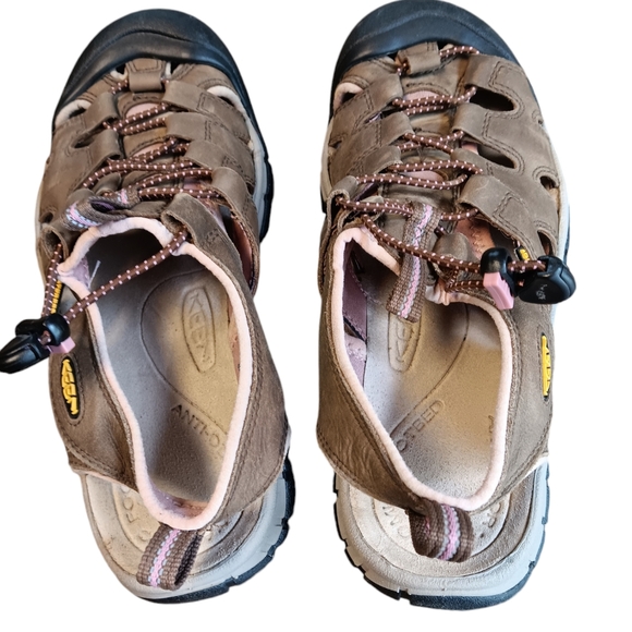 Keen Tan and Black Women's Outdoor Sandals - Picture 3 of 4